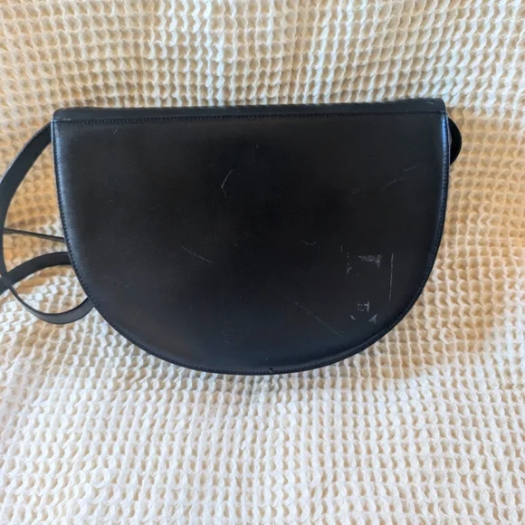 🌟40% OFF SALE Salvatore Ferragamo Rare Vintage Black Leather Crossbody Bag - Picture 4 of 6